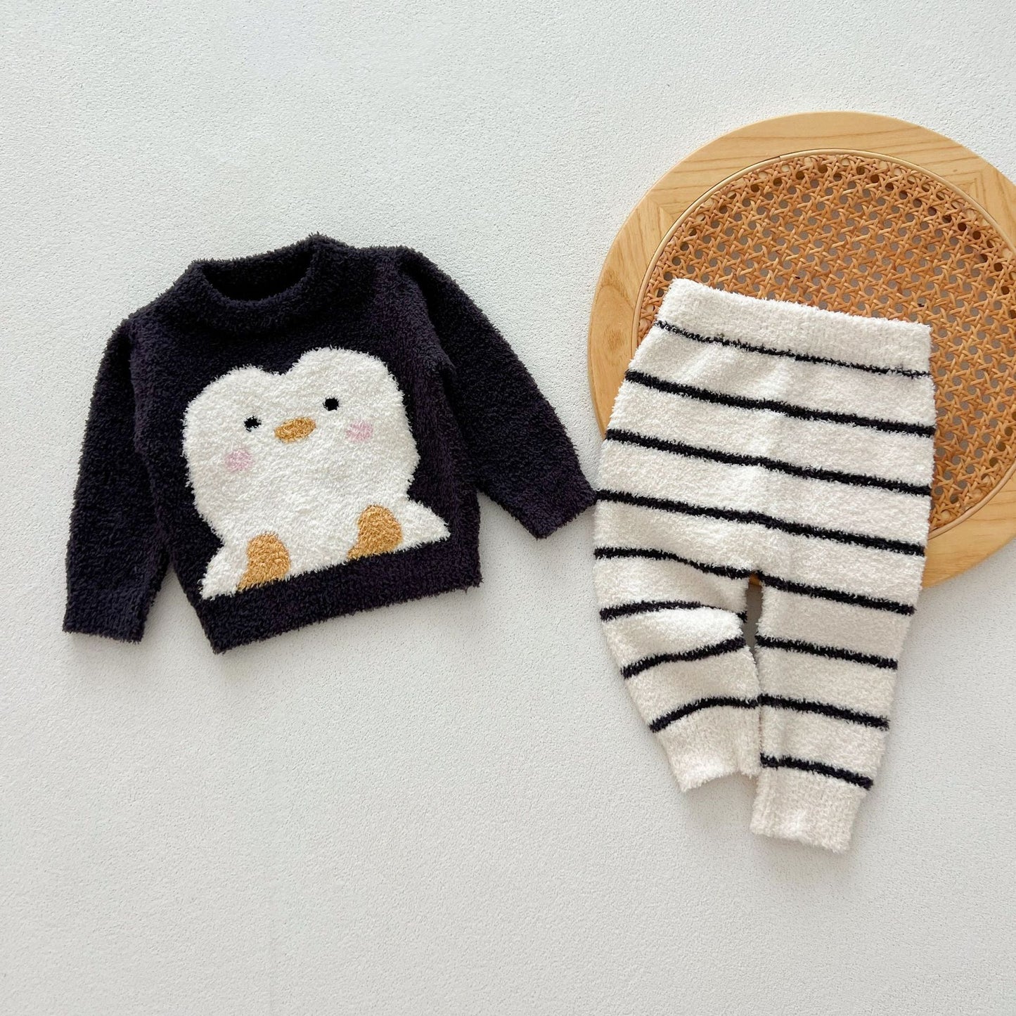 Cute and Versatile Two-Piece Set: Round Neck Fleece Top and Pants for Baby and Toddlers-1