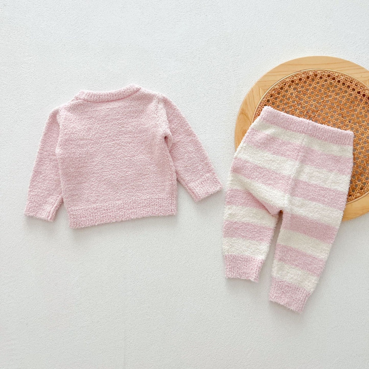 Cute and Versatile Two-Piece Set: Round Neck Fleece Top and Pants for Baby and Toddlers-4