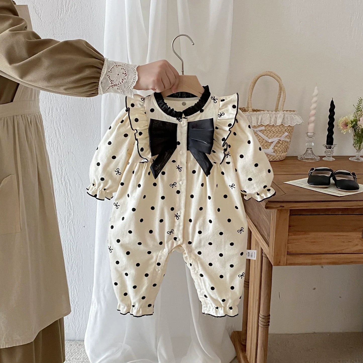 Autumn Arrival Baby Girls Long Sleeves Dots Pattern Rompers