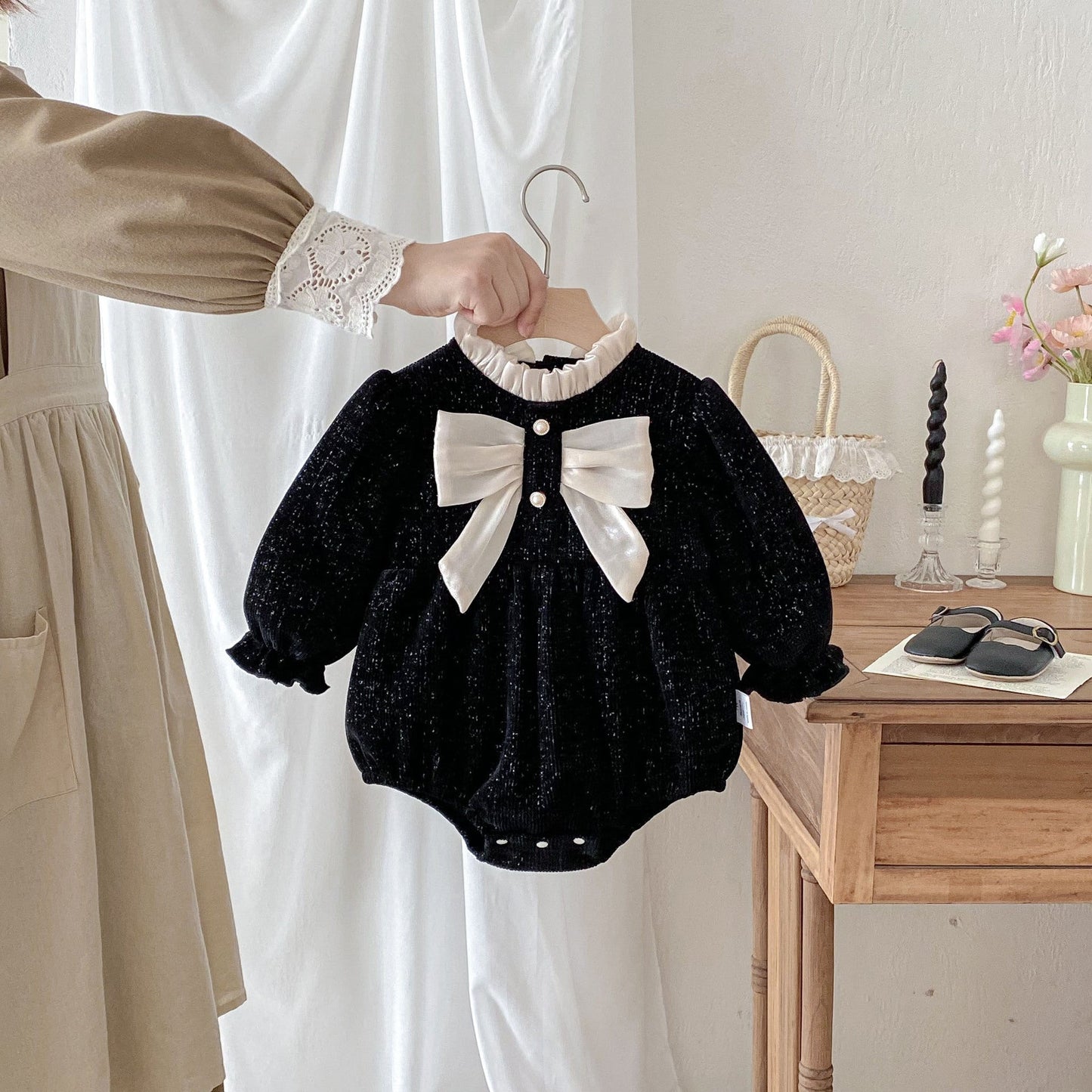 Autumn Arrival Baby Girls Long Sleeves Butterfly-bow Decorated Ruffle Neck Onesies