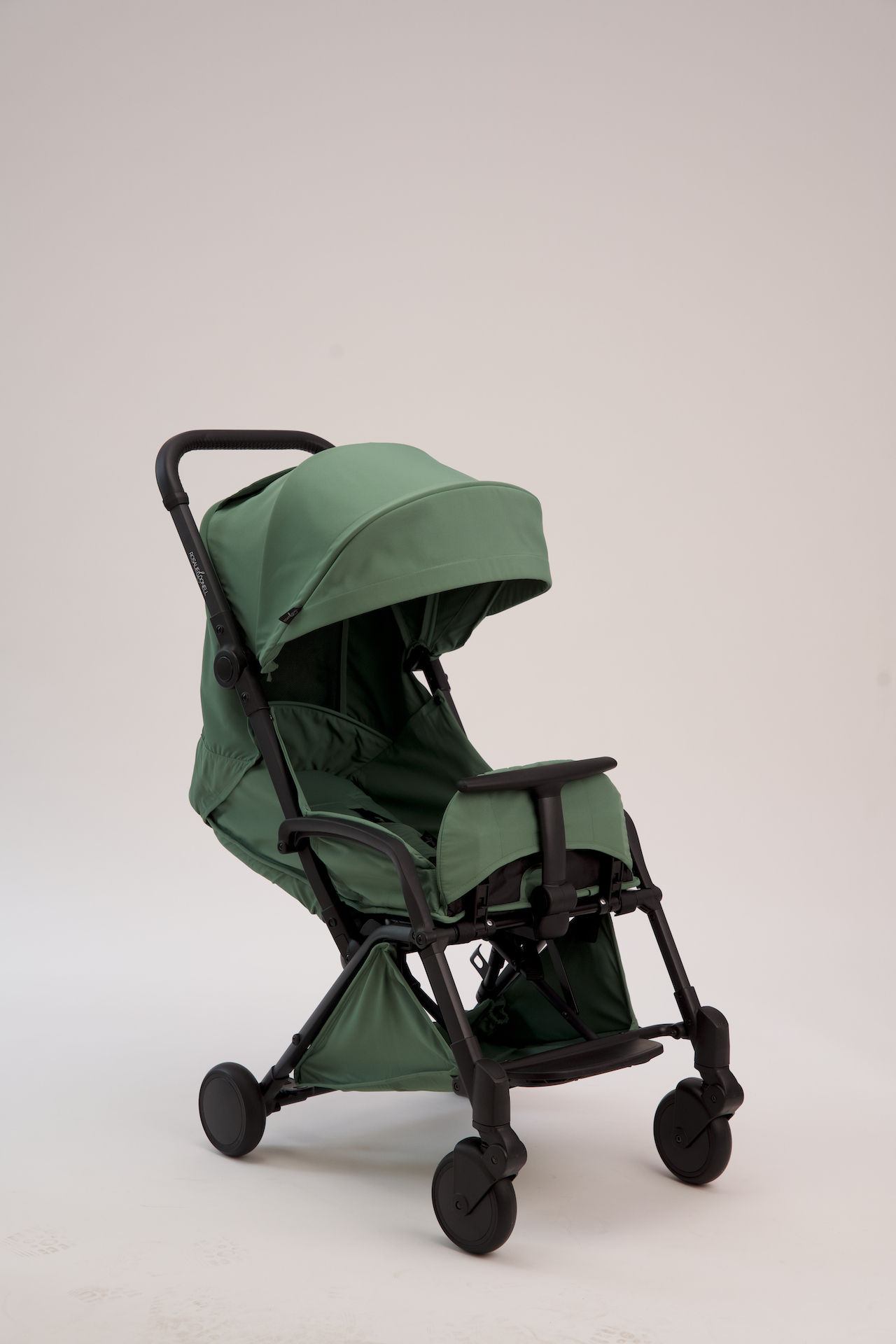 VOYAGER - Compact Stroller